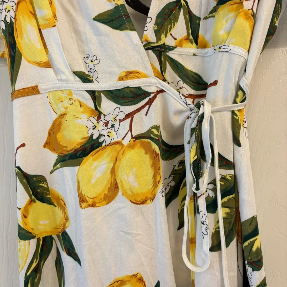 NWT Lulus A La Tart Lemon Print Wrap Dress - Picture 4 of 5